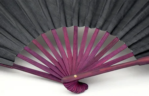 Vista 2 de Ventilador de mano plegable chino con artesanía tradicional china de 13 pulgadas Ventilador negro